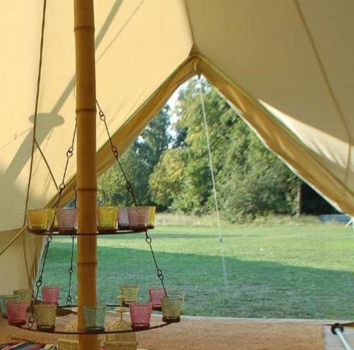 Wildberry Glamping Hotel Orgeres-la-Roche Exterior photo